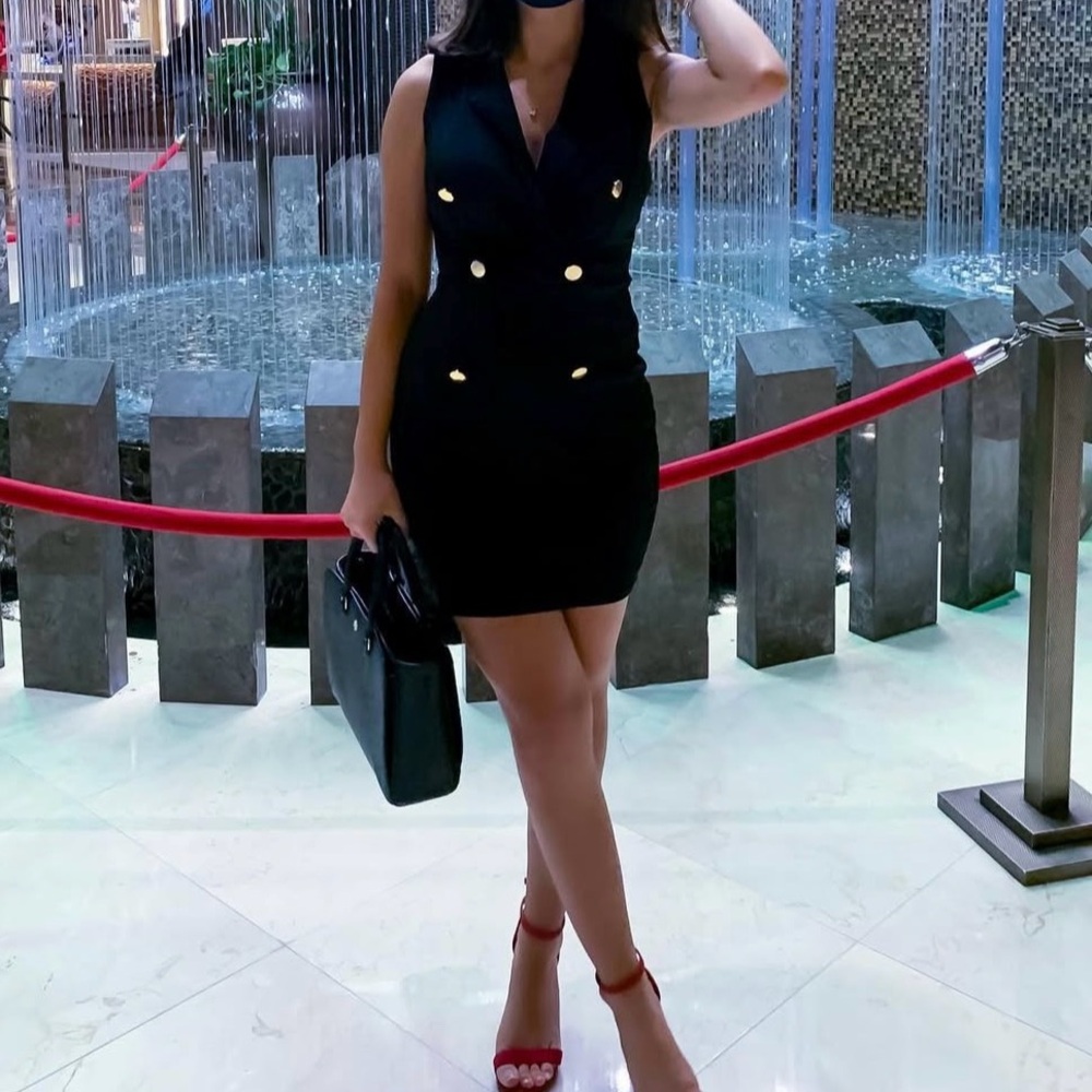 Elegant Black Sleeveless Blazer Dress